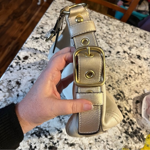 COACH M1082-F12671 Zoe Hobo Shoulder Bag cream winter white gold lt blue lining - Picture 5 of 13